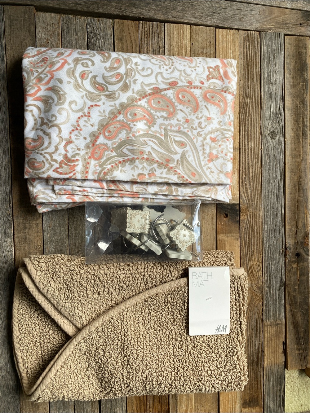 H&M Beige Bath Mat with Paisley Shower Curtain - Neutral Beige & Coral